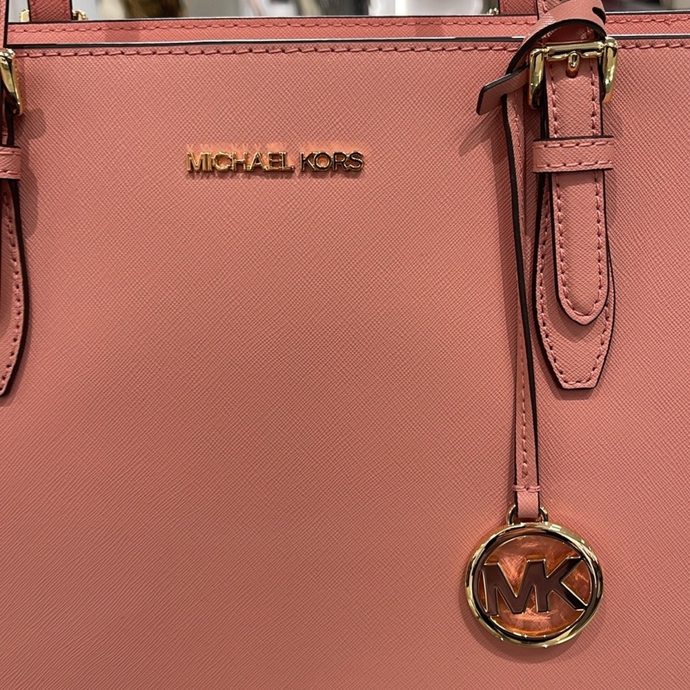 MICHAEL KORS
Gilly Large Saffiano Leather Tote Shoulder Bag
Primrose
NWT - Picture 16 of 16